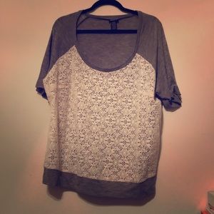 Short sleeve with lace at front